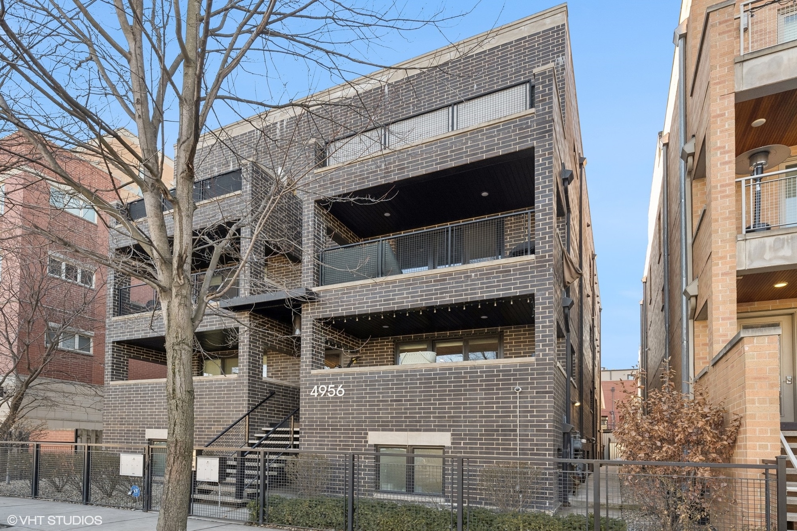 4956 N Western Avenue Unit: 1W