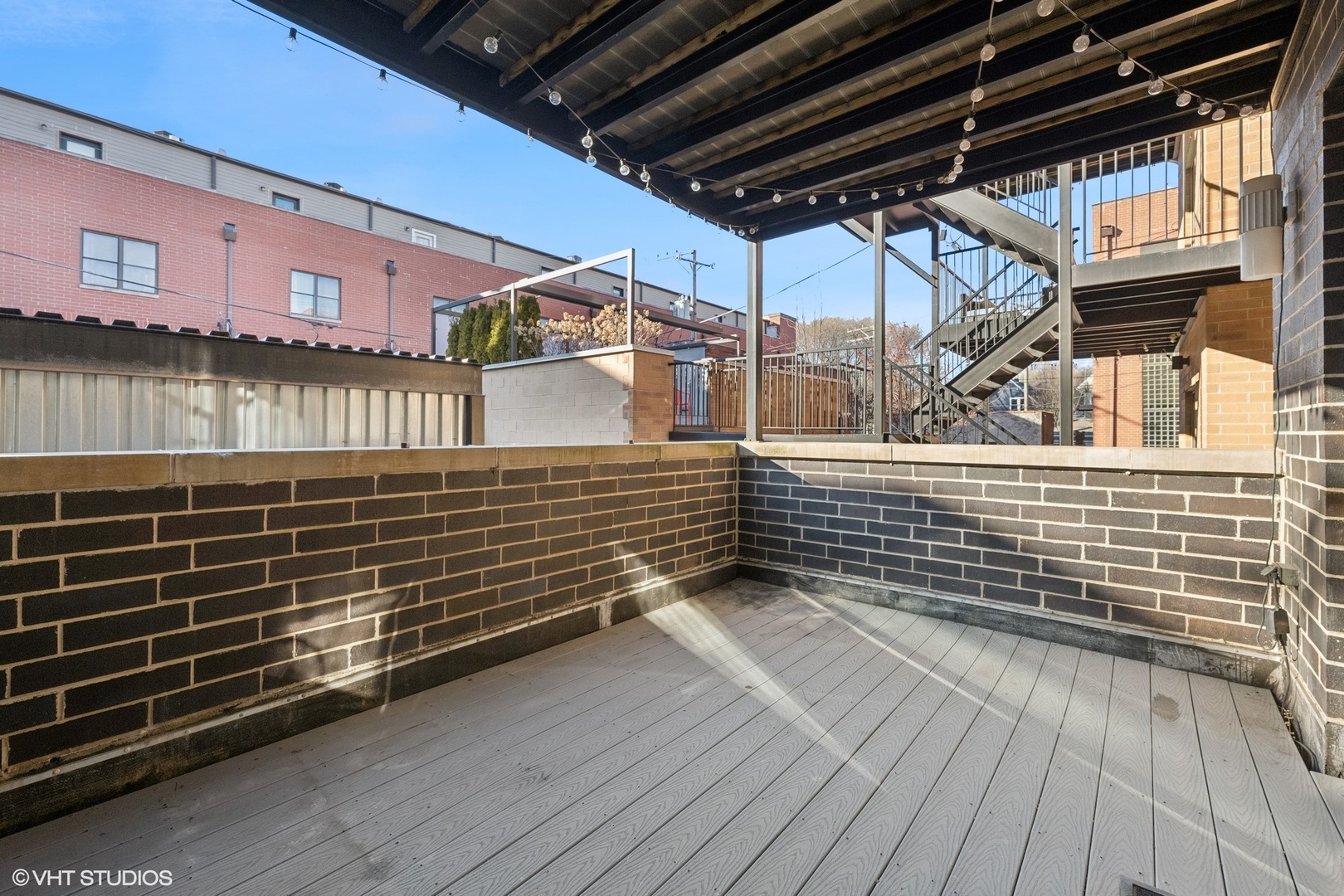 4956 N Western Avenue Unit: 1W