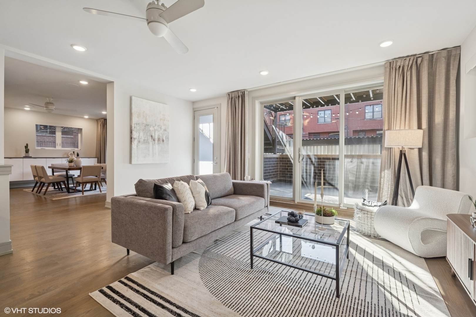 4956 N Western Avenue Unit: 1W