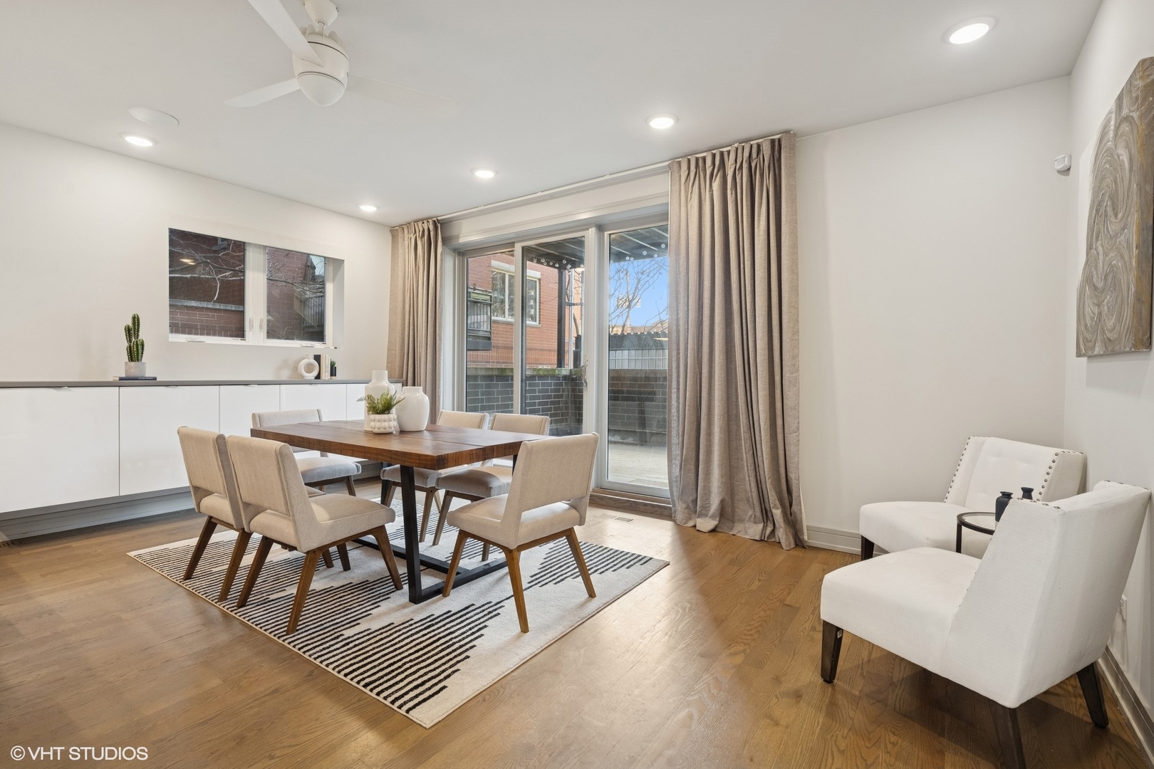 4956 N Western Avenue Unit: 1W