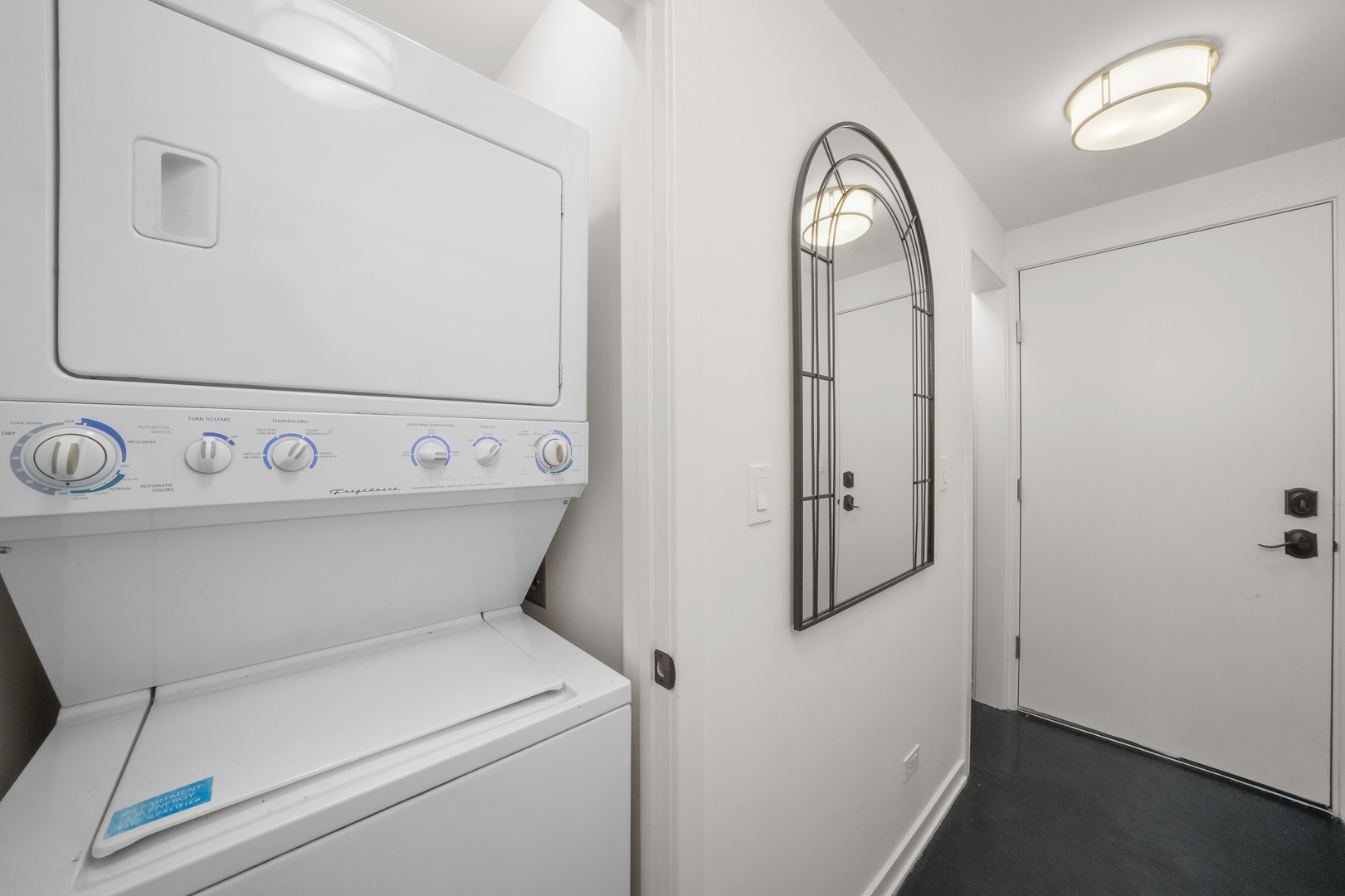 1735 W Division Street Unit: 204