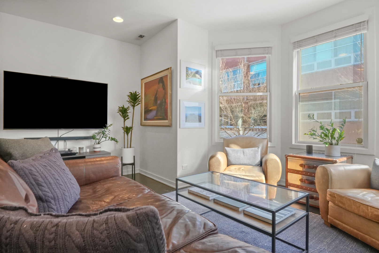 1735 W Division Street Unit: 204