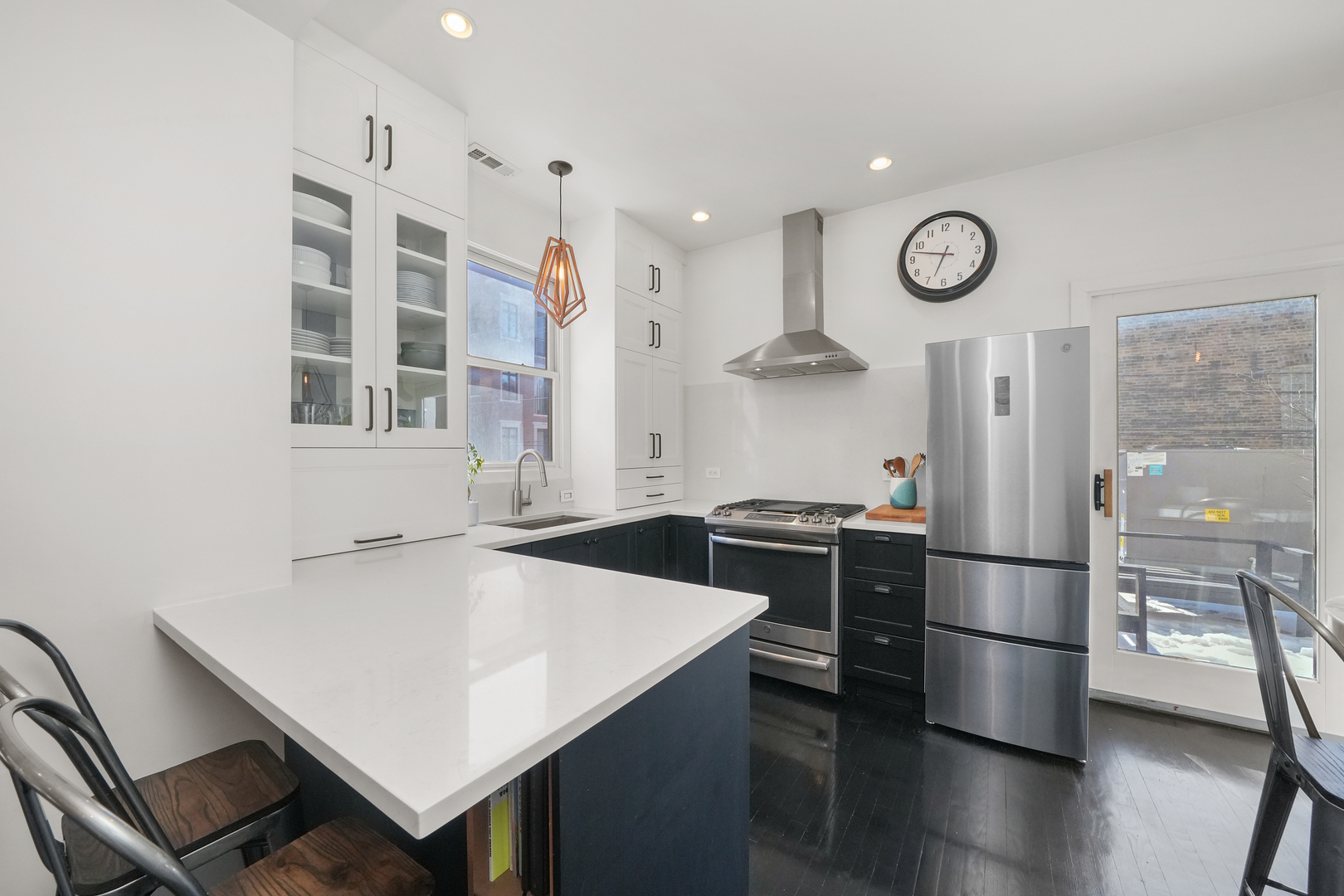 1735 W Division Street Unit: 204