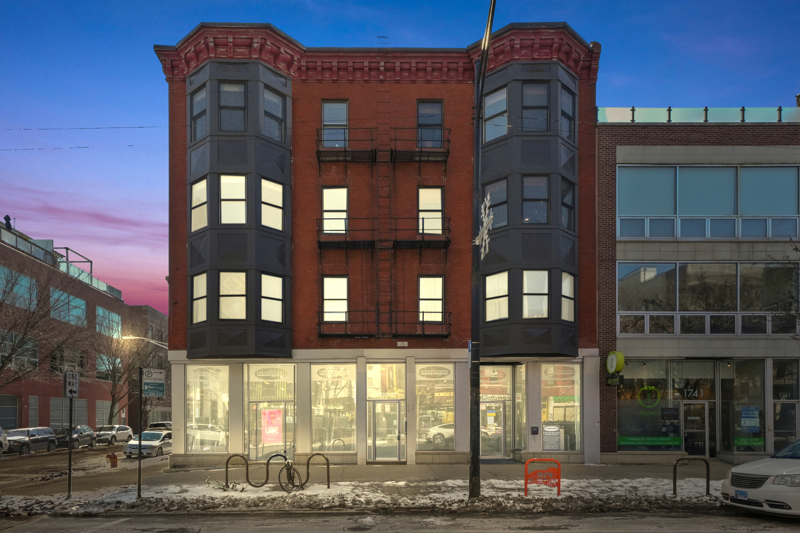 1735 W Division Street Unit: 204