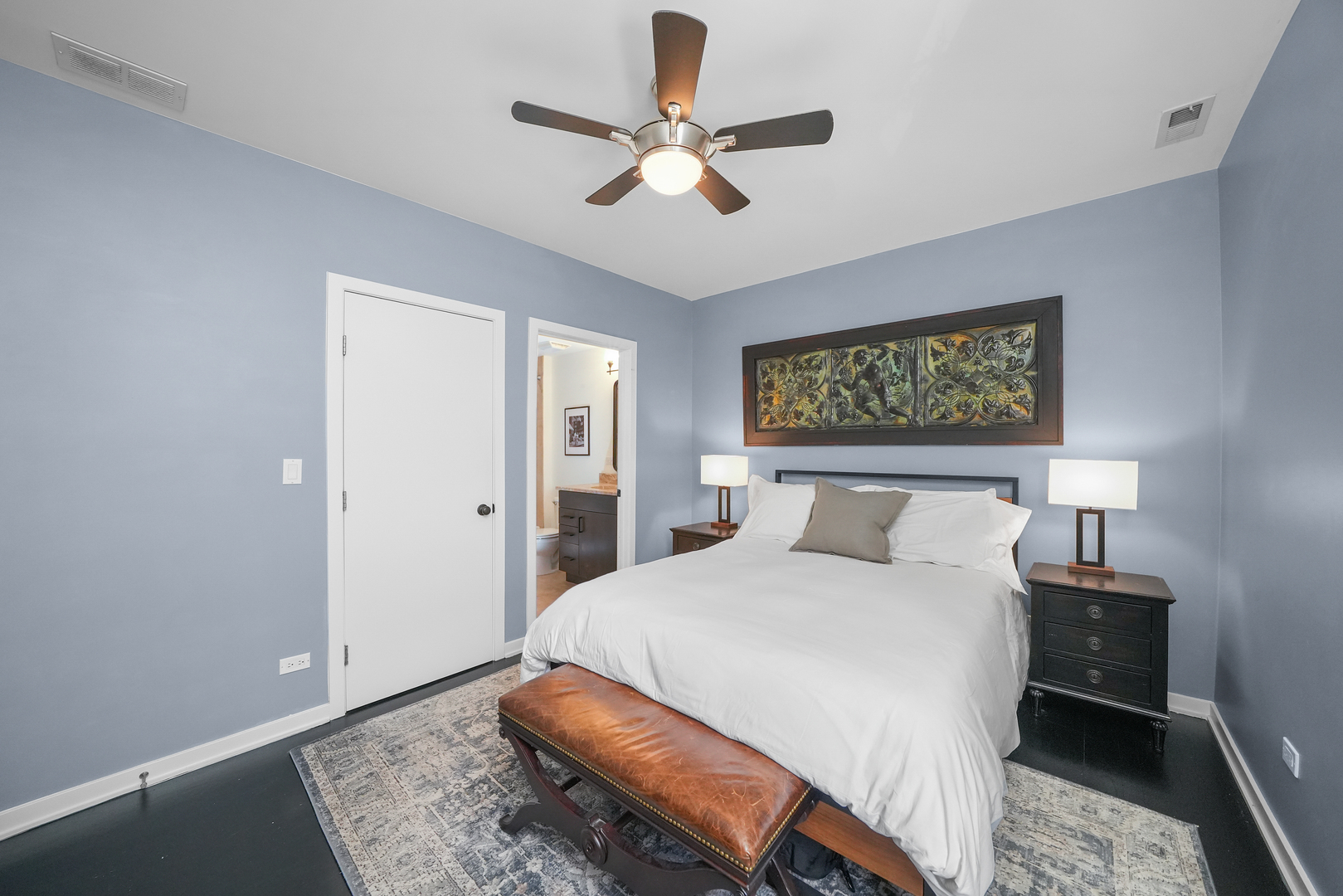 1735 W Division Street Unit: 204