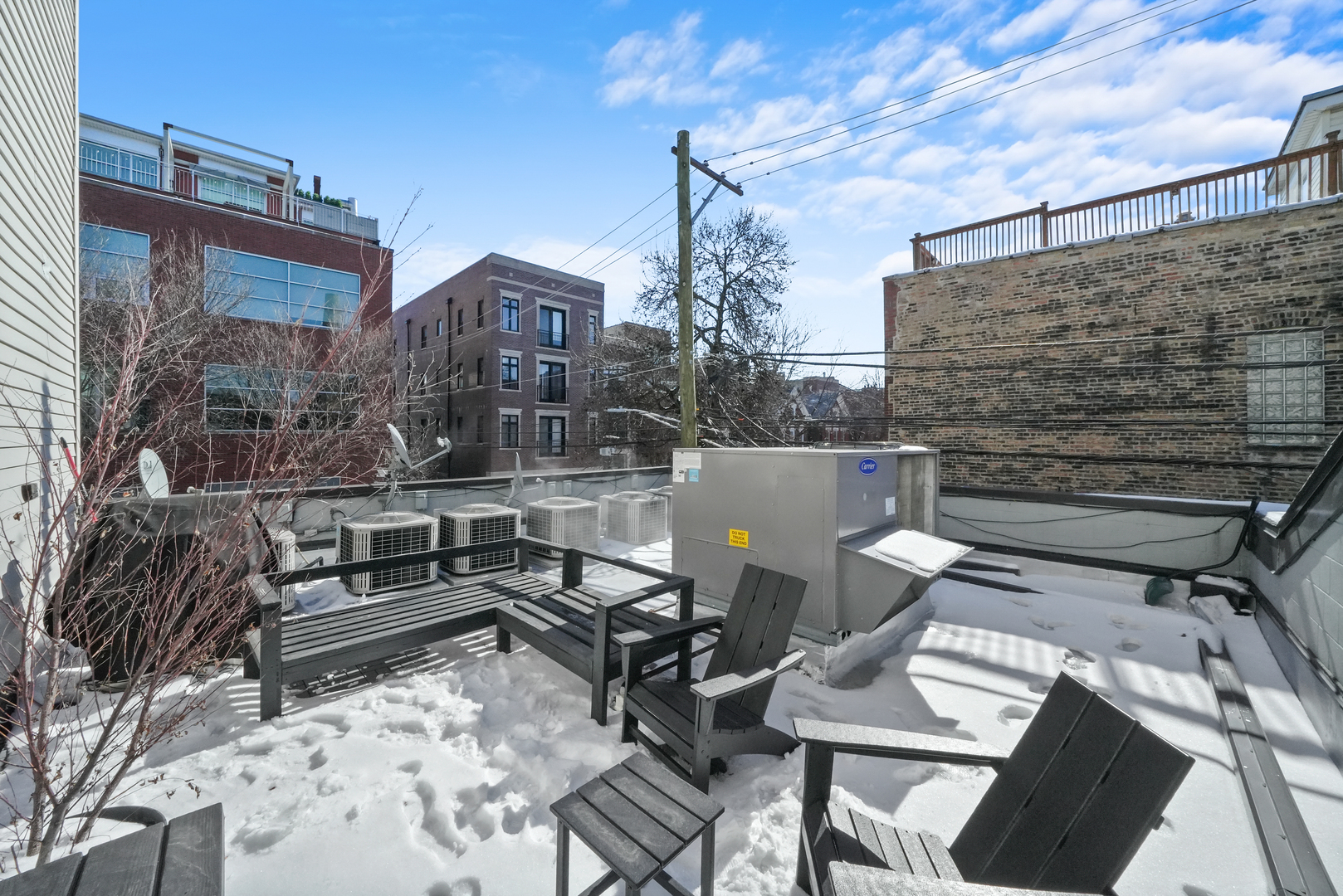 1735 W Division Street Unit: 204