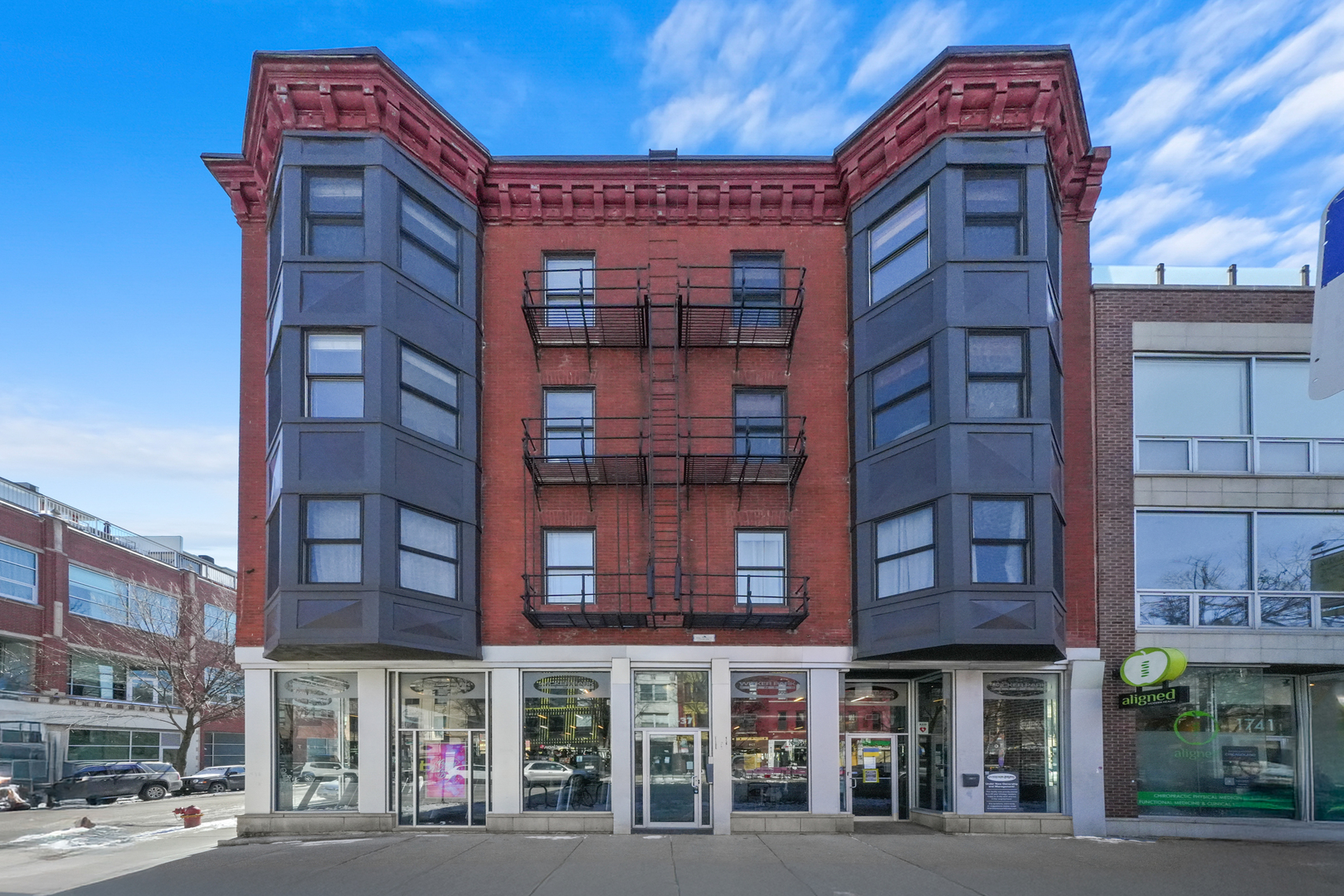 1735 W Division Street Unit: 204