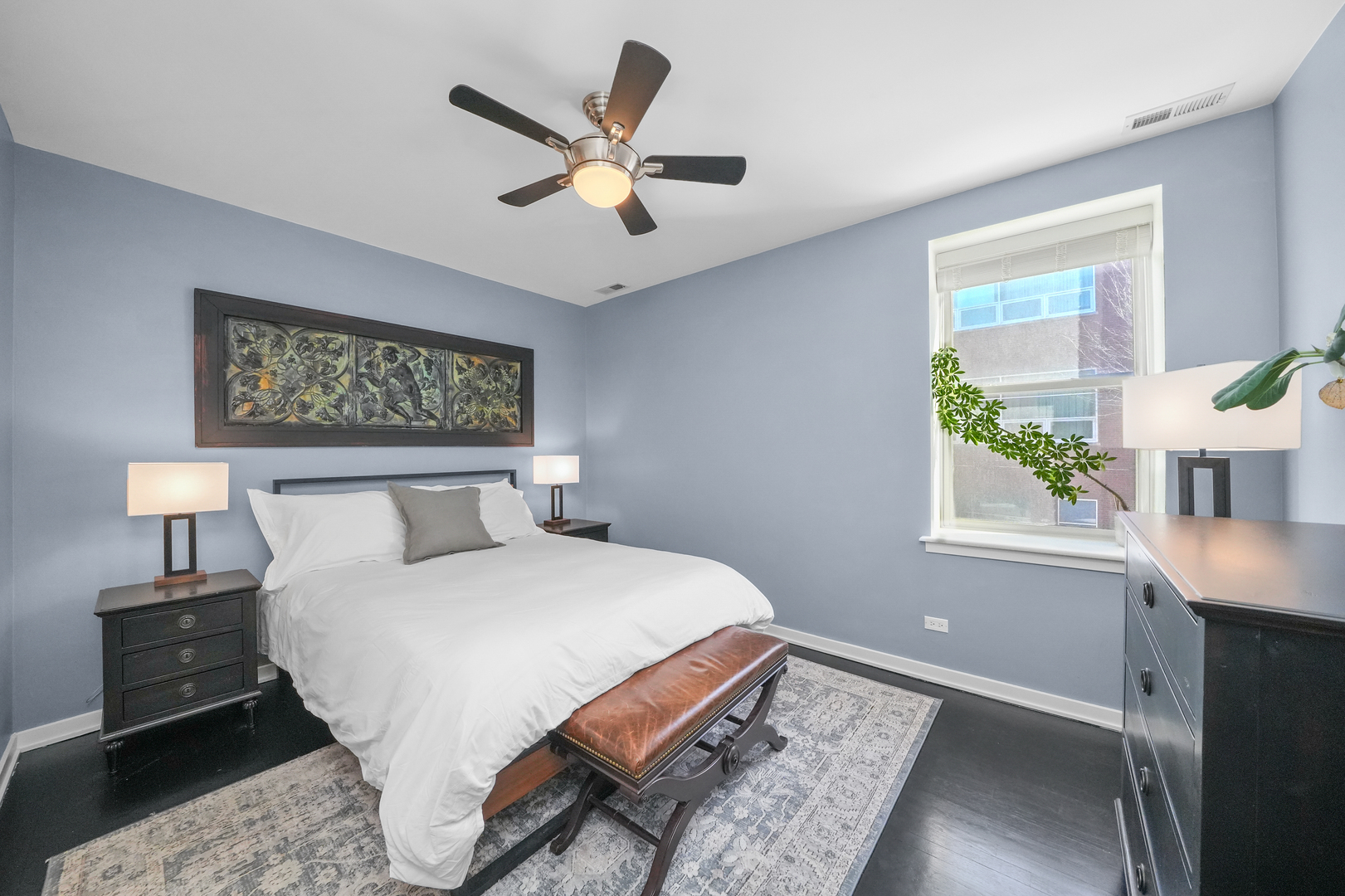 1735 W Division Street Unit: 204
