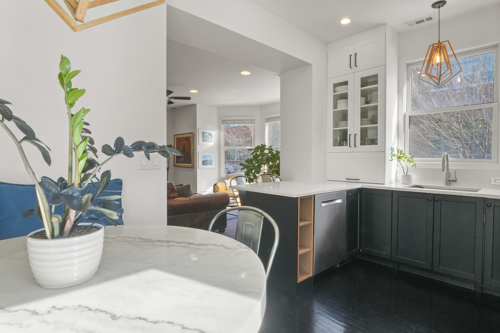 1735 W Division Street Unit: 204