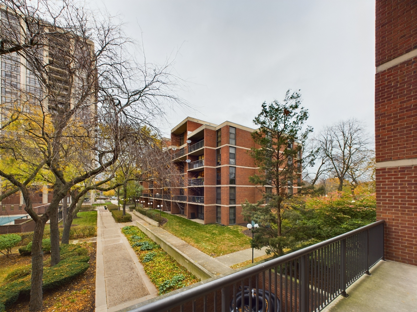 2941 S Michigan Avenue Unit: 204