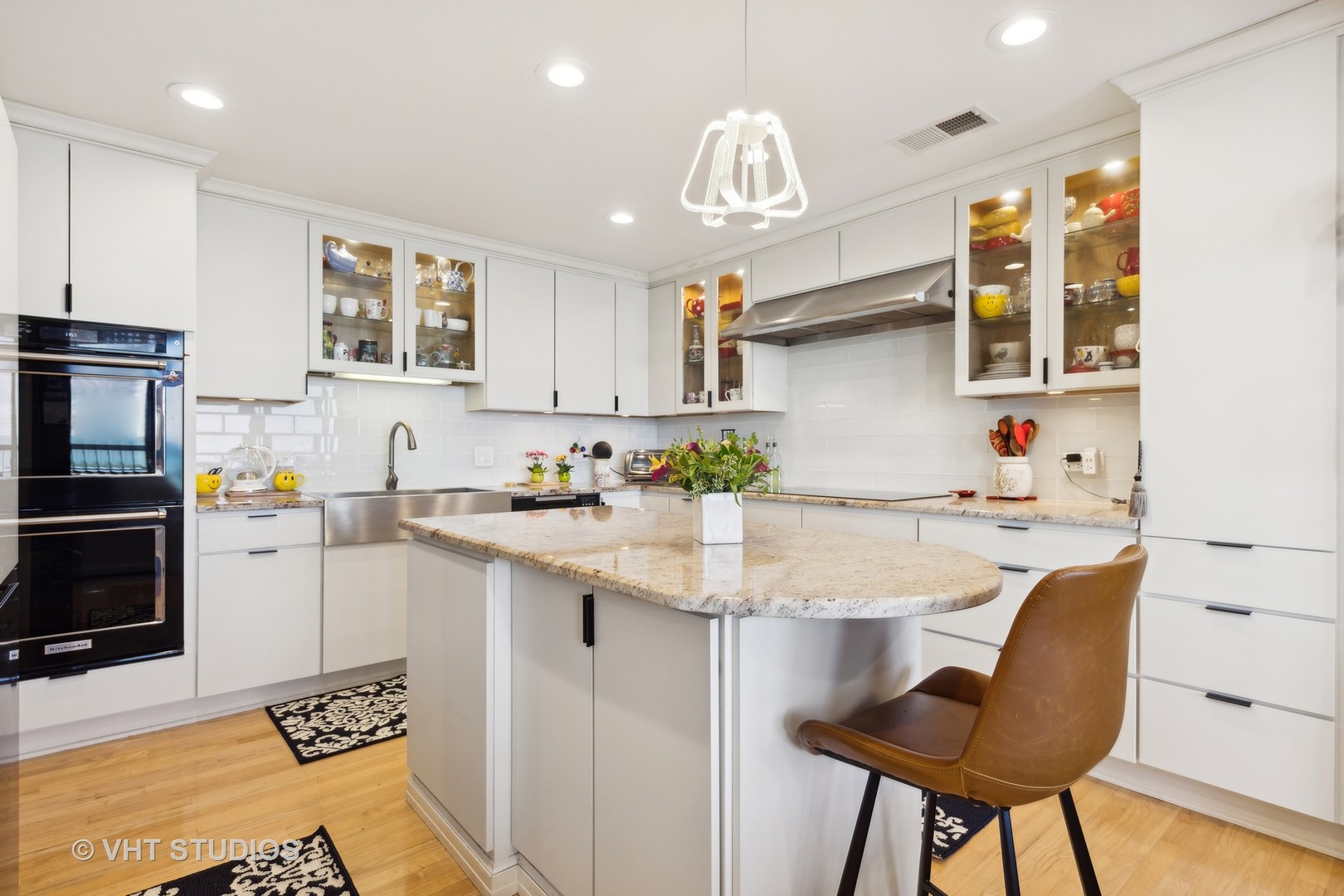 2314 N Lincoln Park West Street Unit: 15