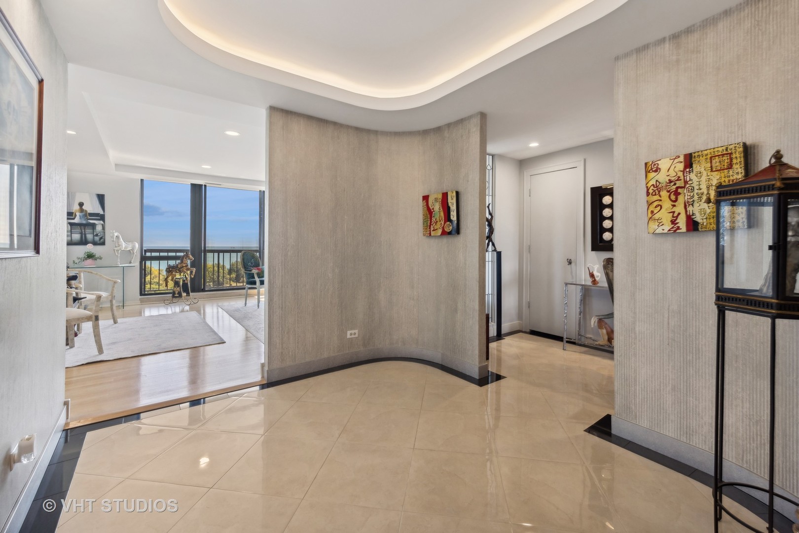 2314 N Lincoln Park West Street Unit: 15