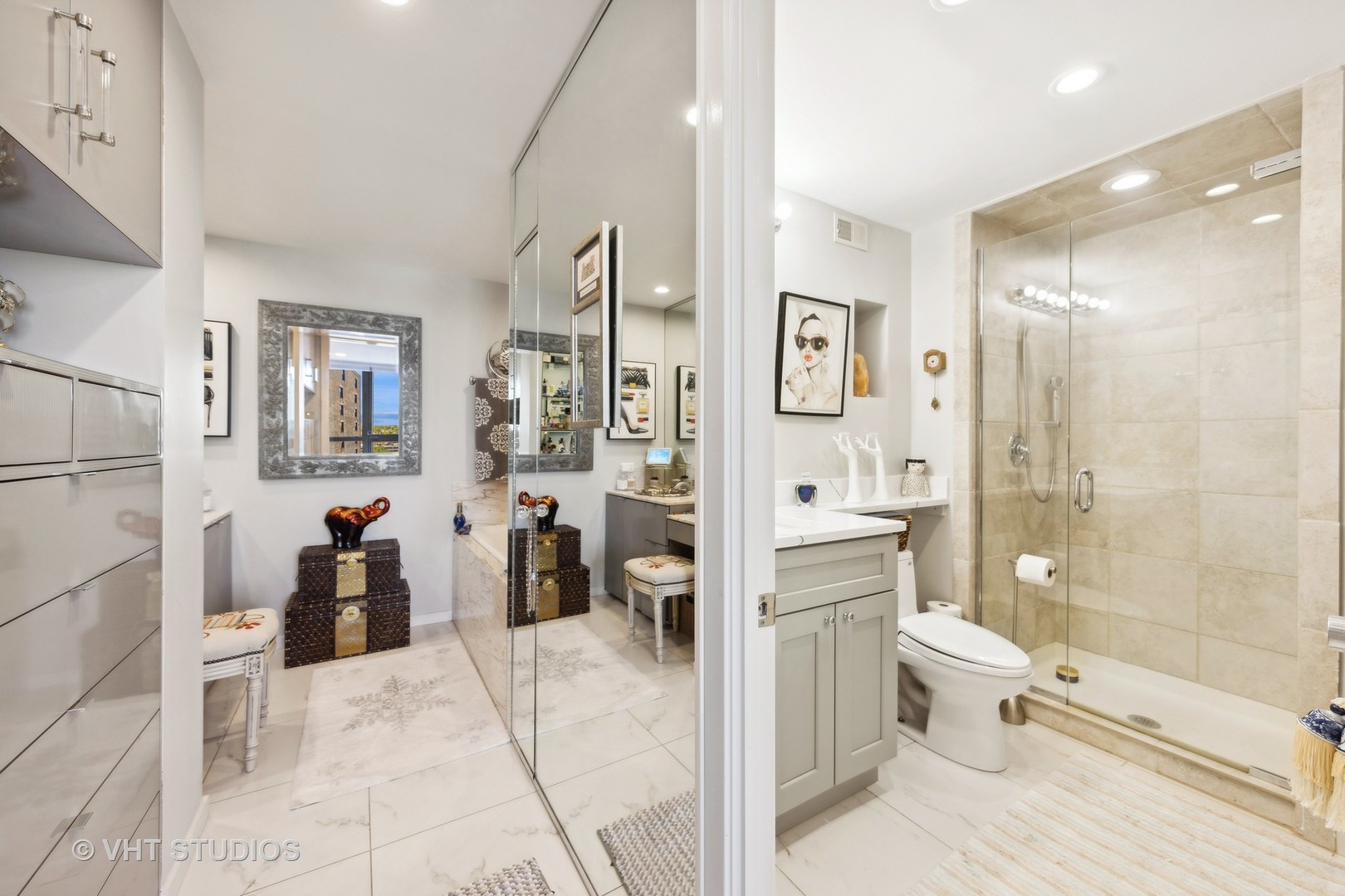 2314 N Lincoln Park West Street Unit: 15