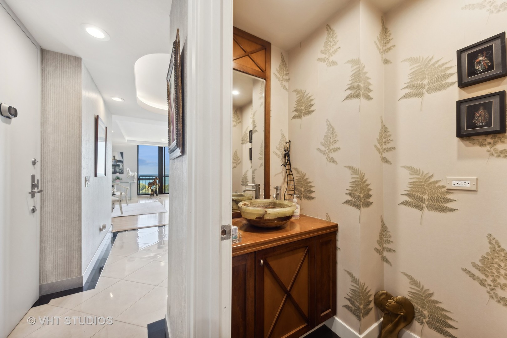 2314 N Lincoln Park West Street Unit: 15