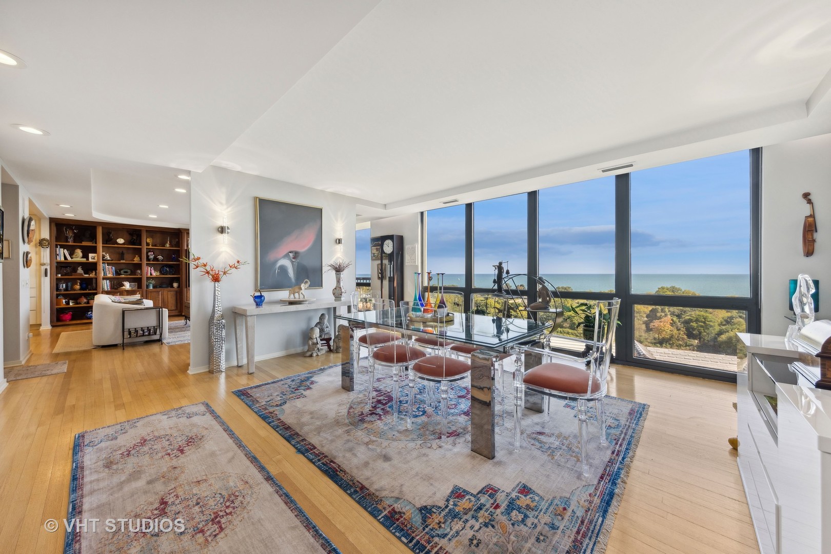 2314 N Lincoln Park West Street Unit: 15