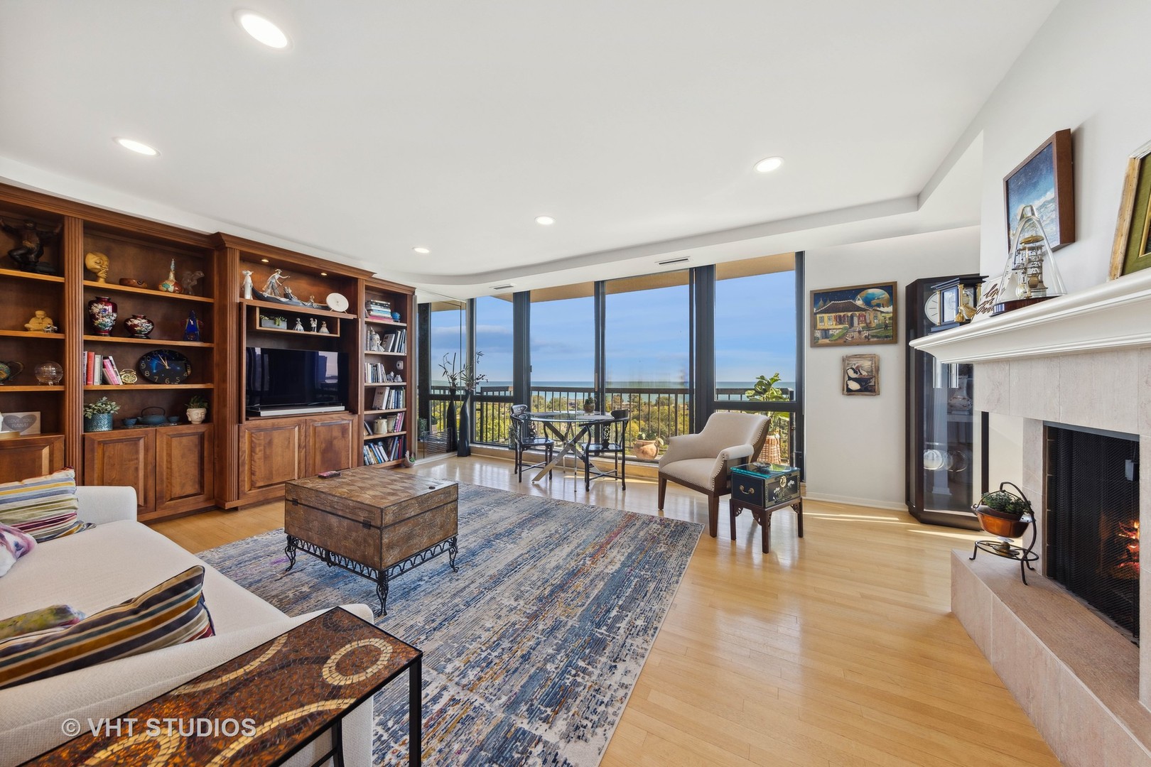 2314 N Lincoln Park West Street Unit: 15