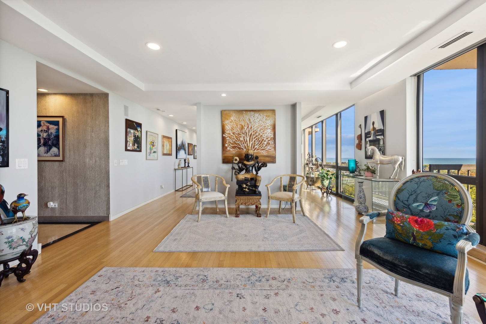 2314 N Lincoln Park West Street Unit: 15