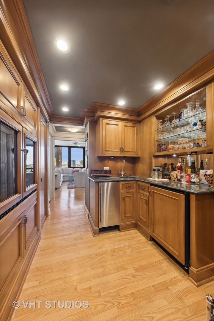 2314 N Lincoln Park West Street Unit: 15