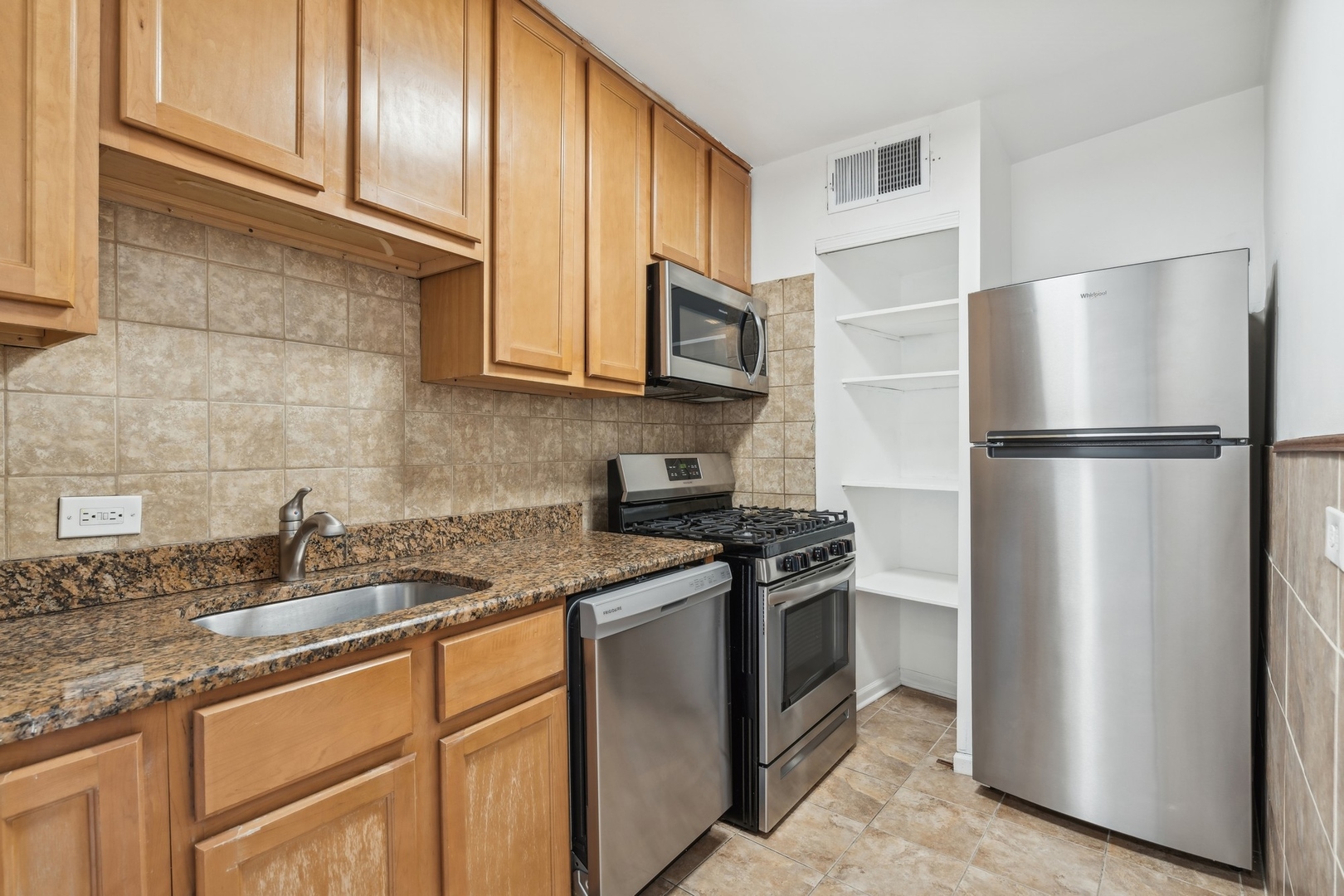 1150 N Lake Shore Drive Unit: 15K