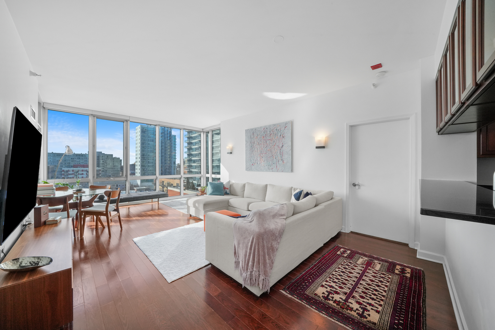 1629 S Prairie Avenue Unit: 908