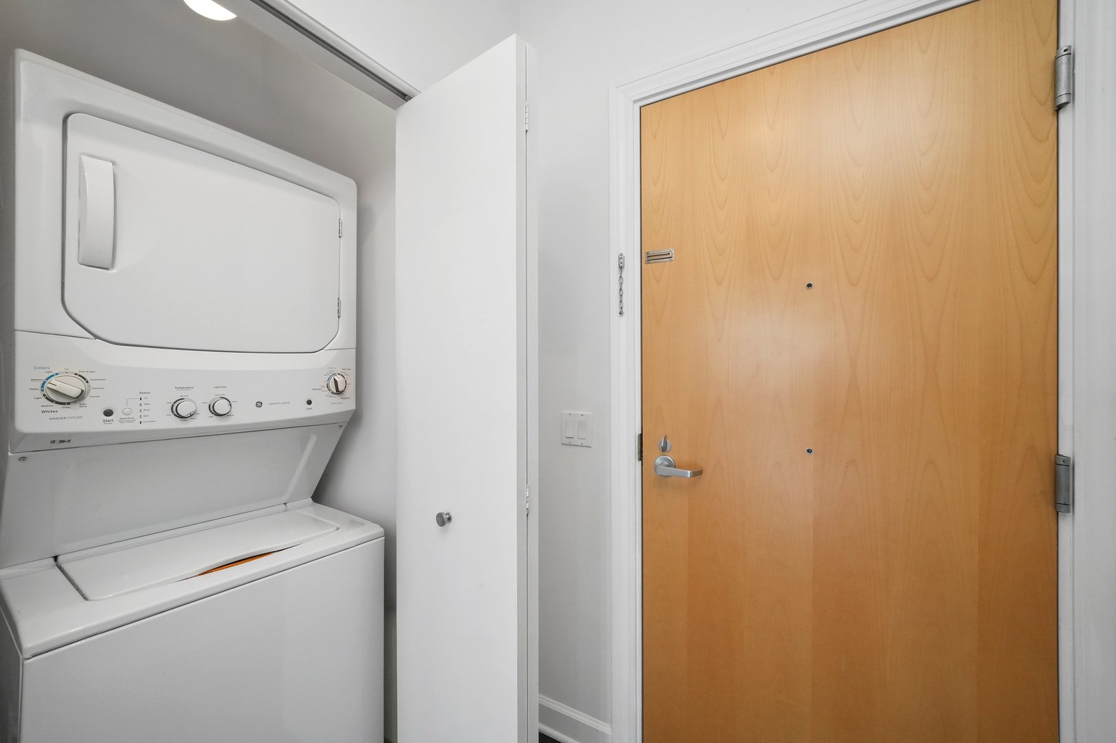 1629 S Prairie Avenue Unit: 908