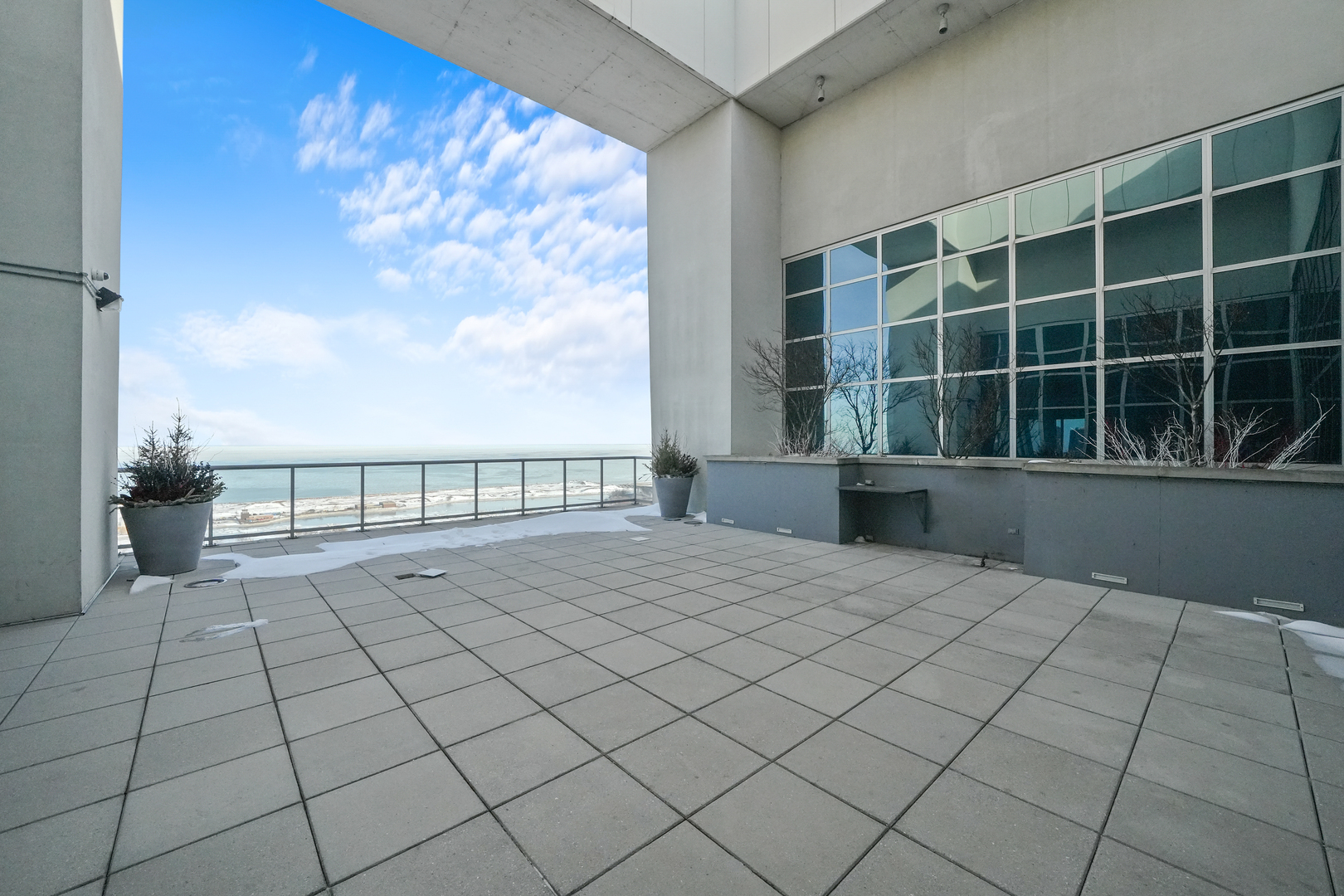 1629 S Prairie Avenue Unit: 908