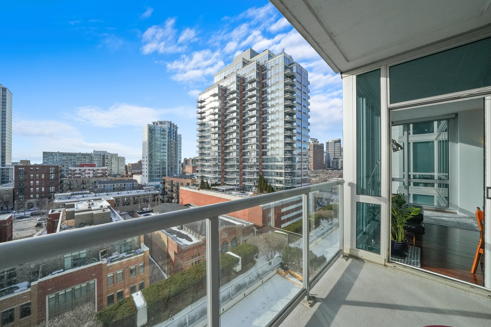 1629 S Prairie Avenue Unit: 908
