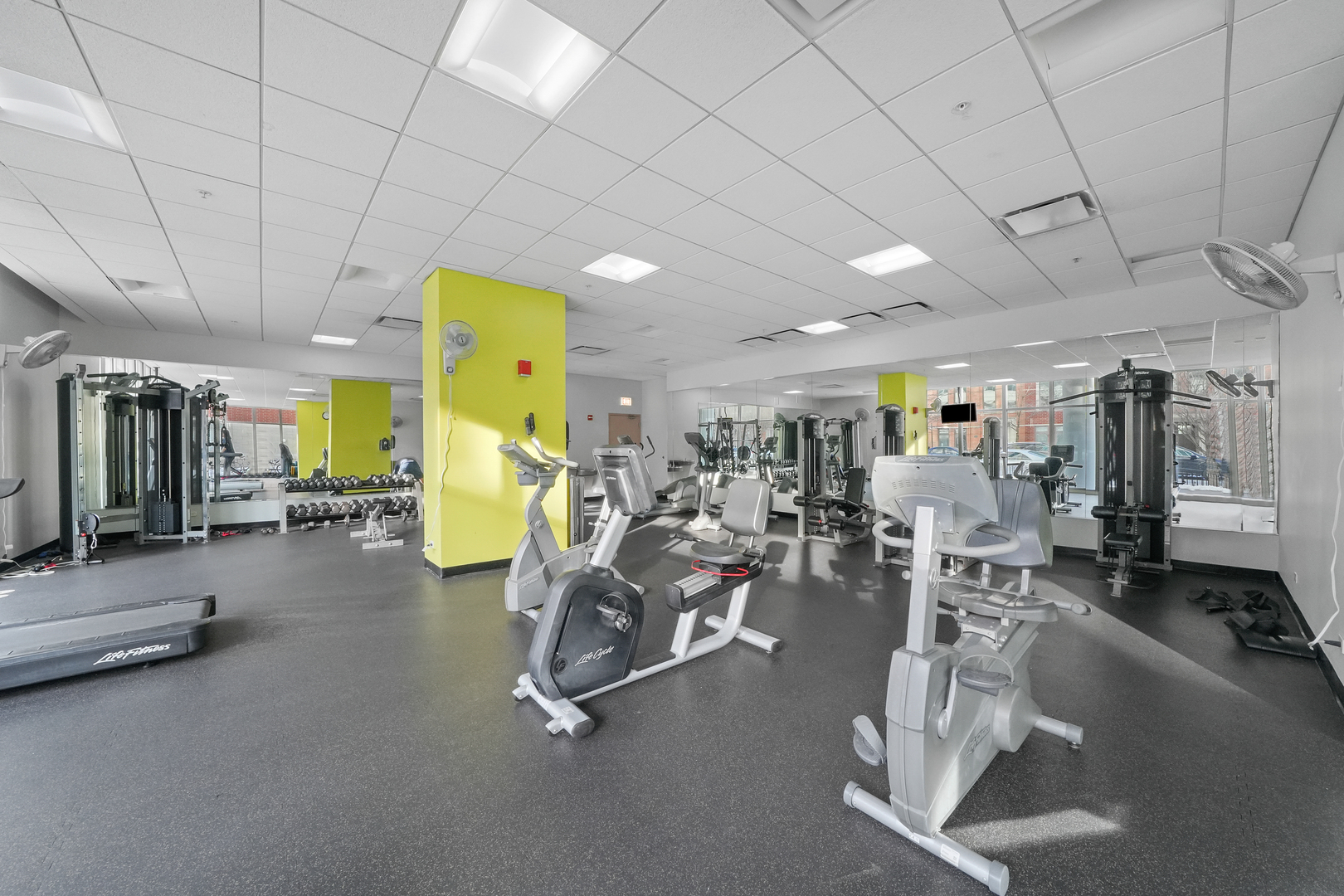 1629 S Prairie Avenue Unit: 908