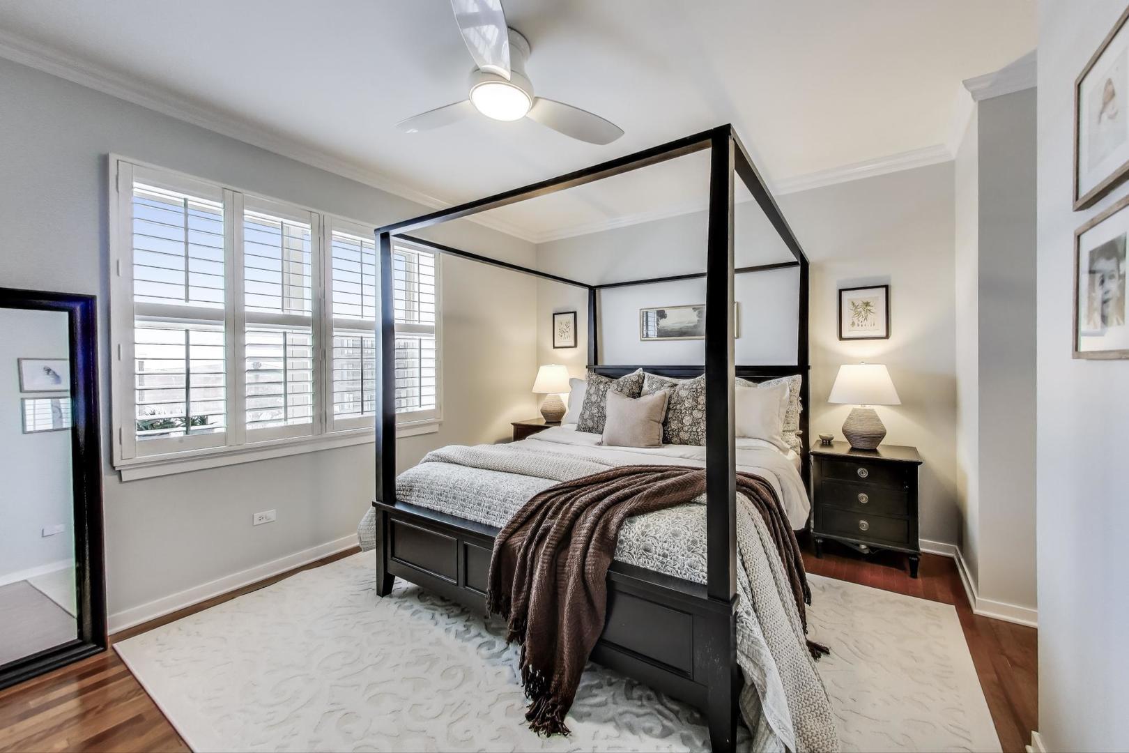 1016 S Racine Avenue Unit: 302