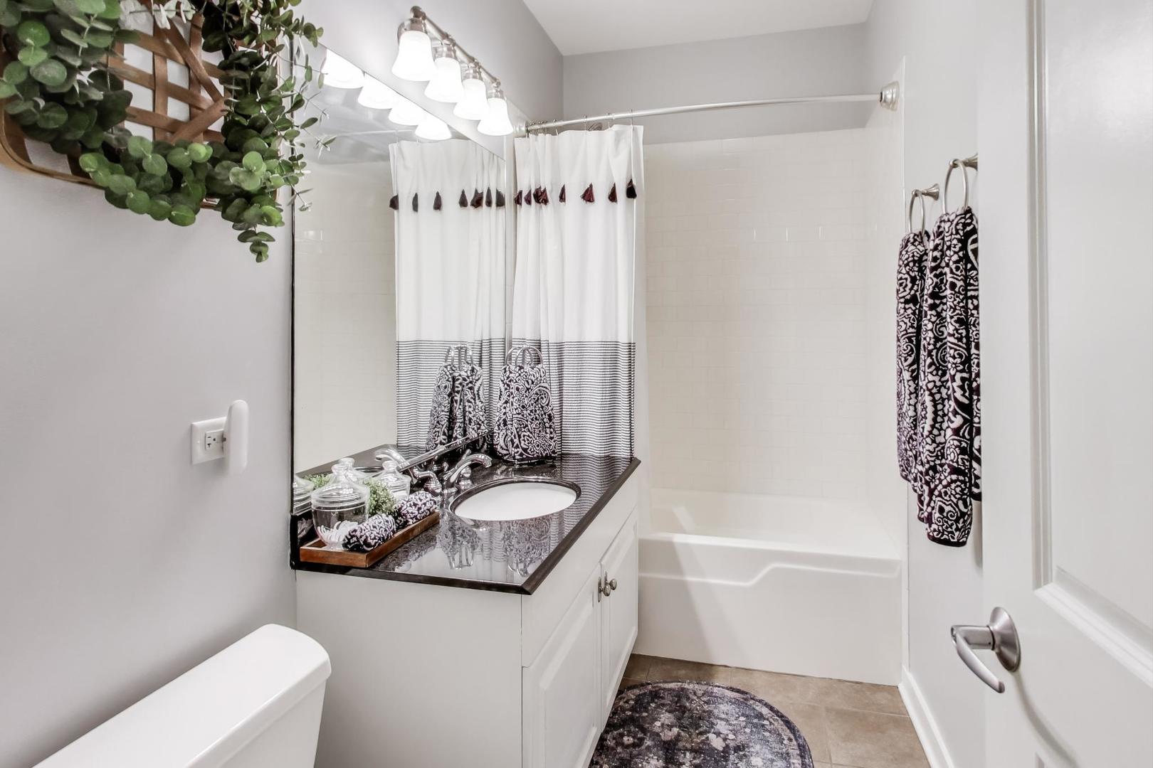 1016 S Racine Avenue Unit: 302