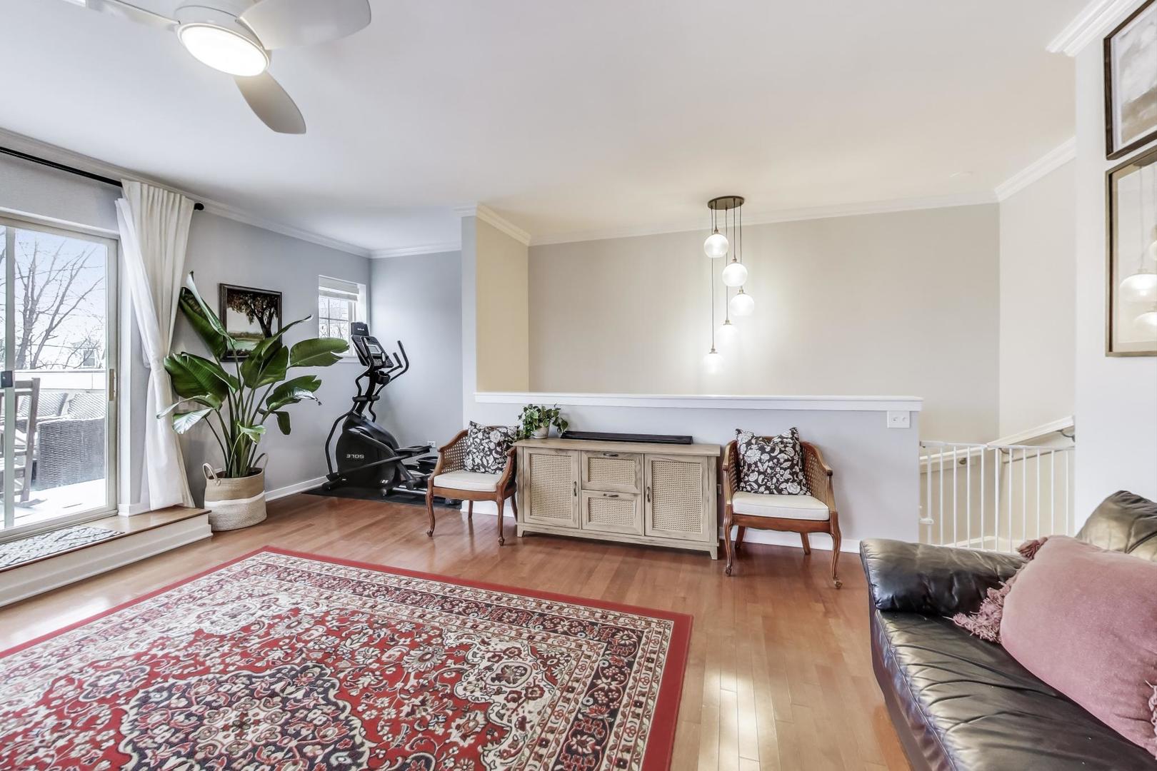 1016 S Racine Avenue Unit: 302