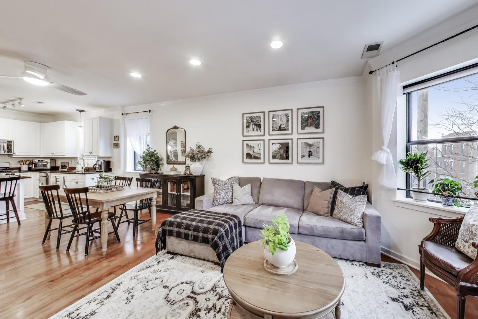 1016 S Racine Avenue Unit: 302