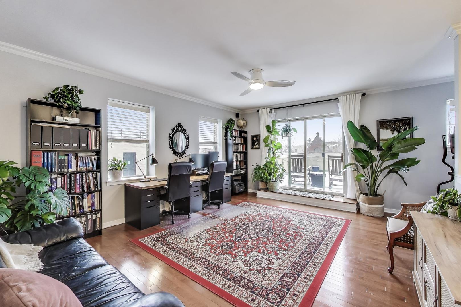 1016 S Racine Avenue Unit: 302