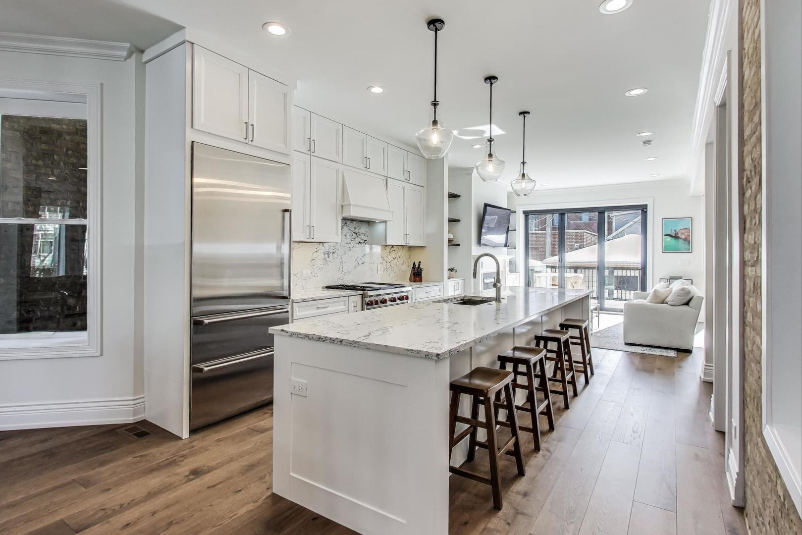 1515 W School Street