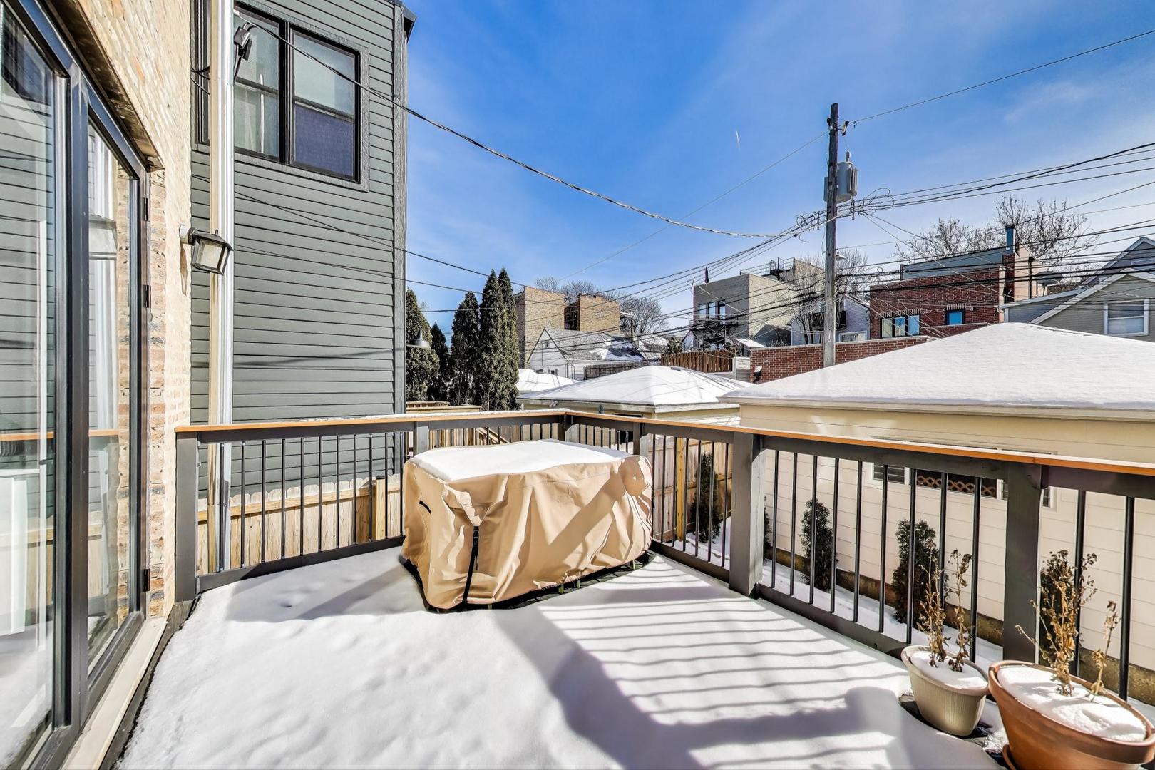 1515 W School Street