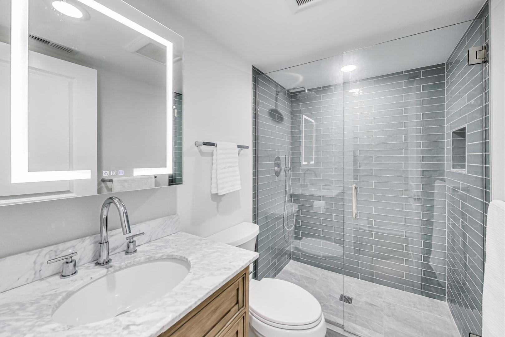 1515 W School Street