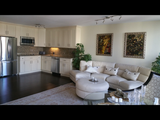 111 E Chestnut Street Unit: 17E