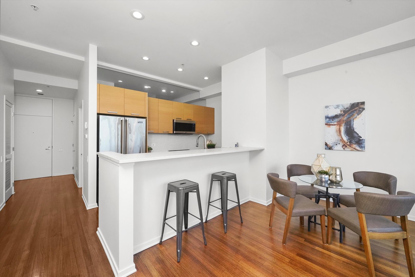 500 W Superior Street Unit: 2009