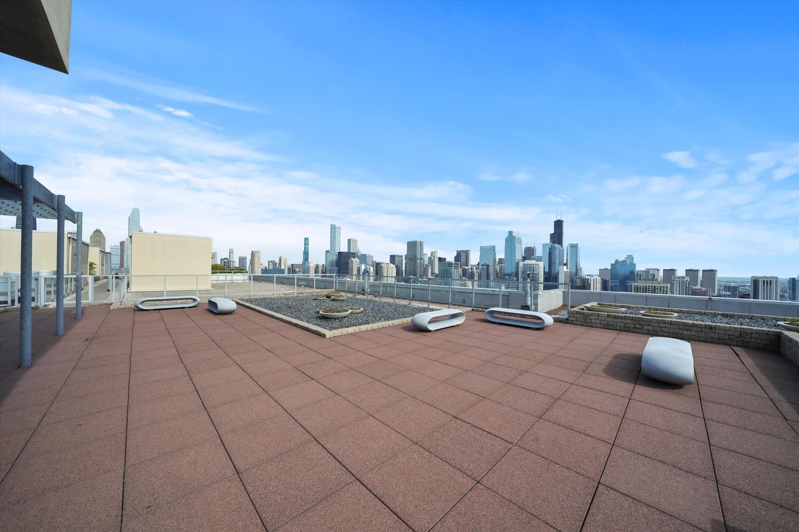 500 W Superior Street Unit: 2009
