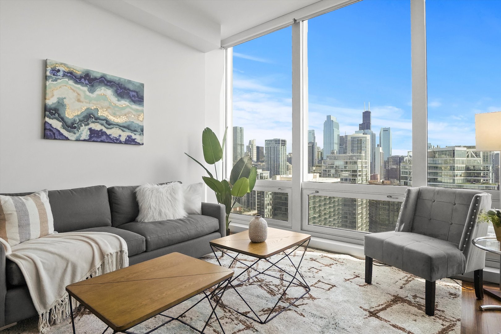 500 W Superior Street Unit: 2009