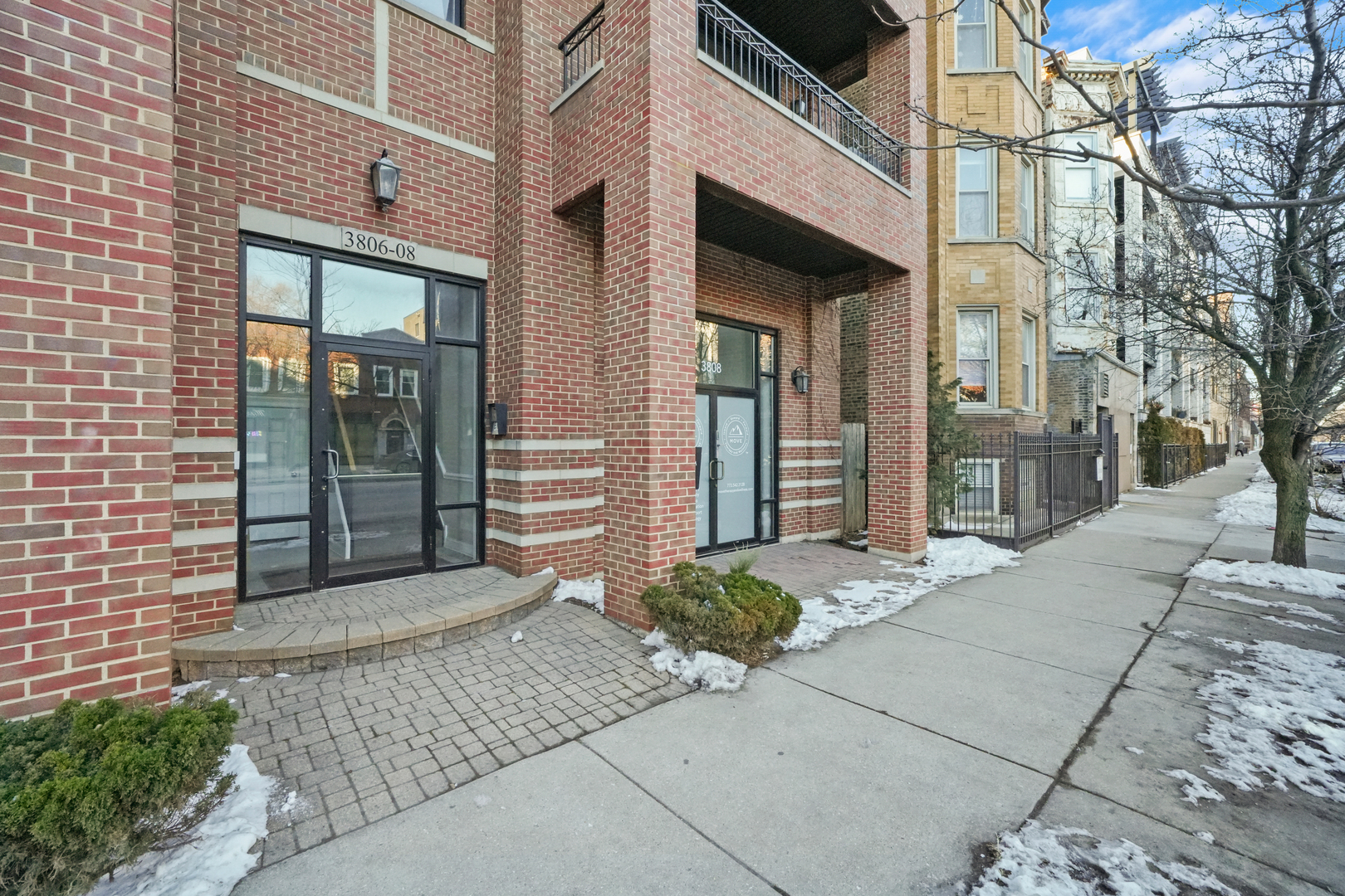 3806 N ASHLAND Avenue Unit: 2S