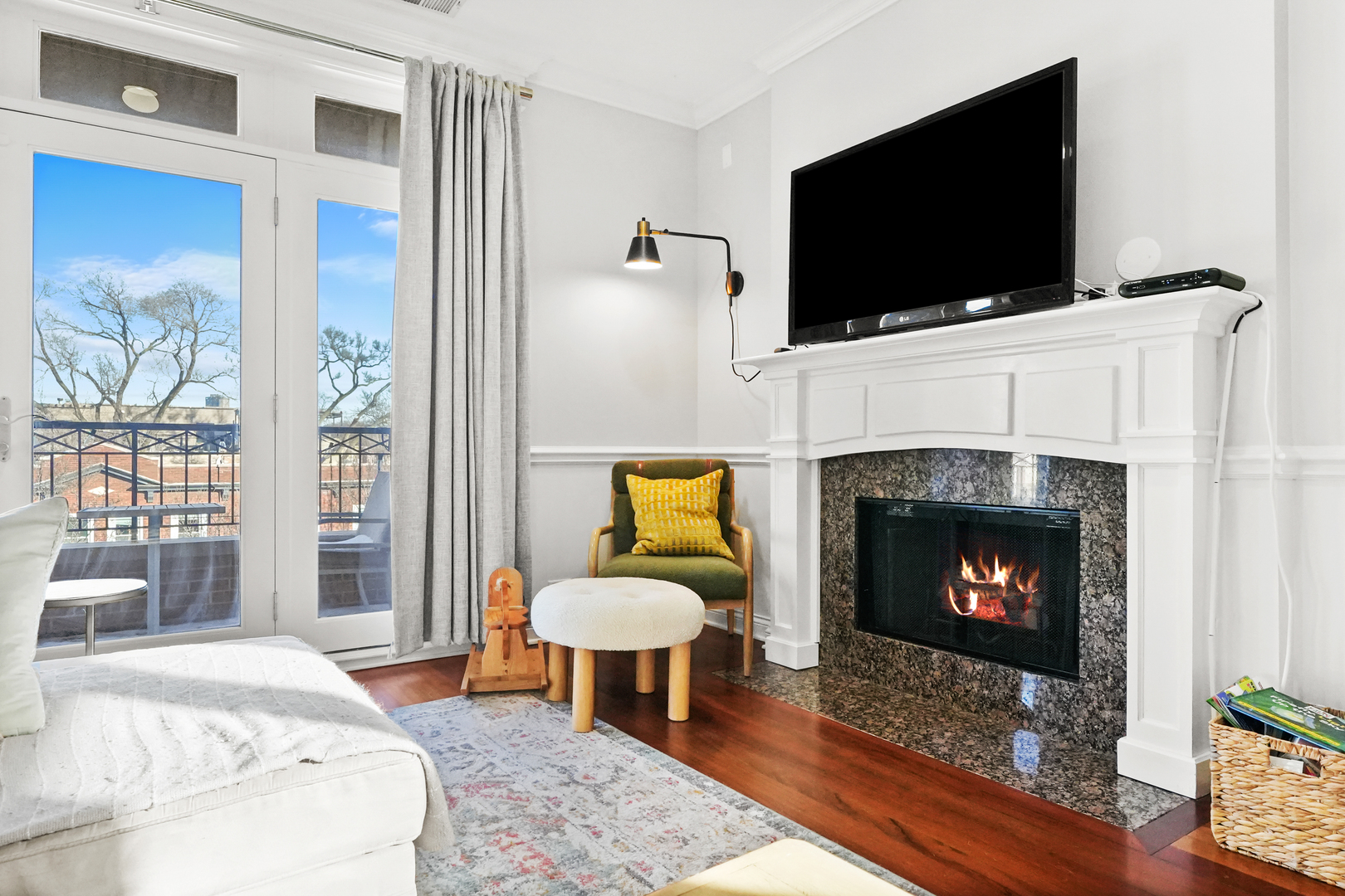3806 N ASHLAND Avenue Unit: 2S