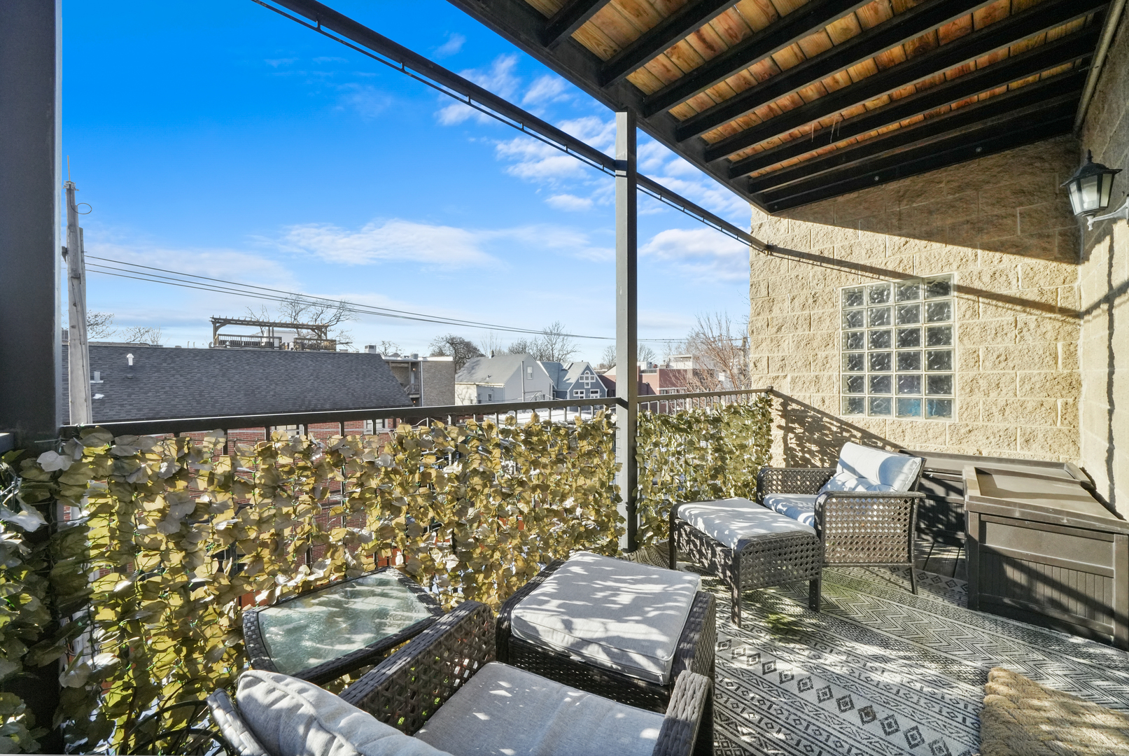 3806 N ASHLAND Avenue Unit: 2S