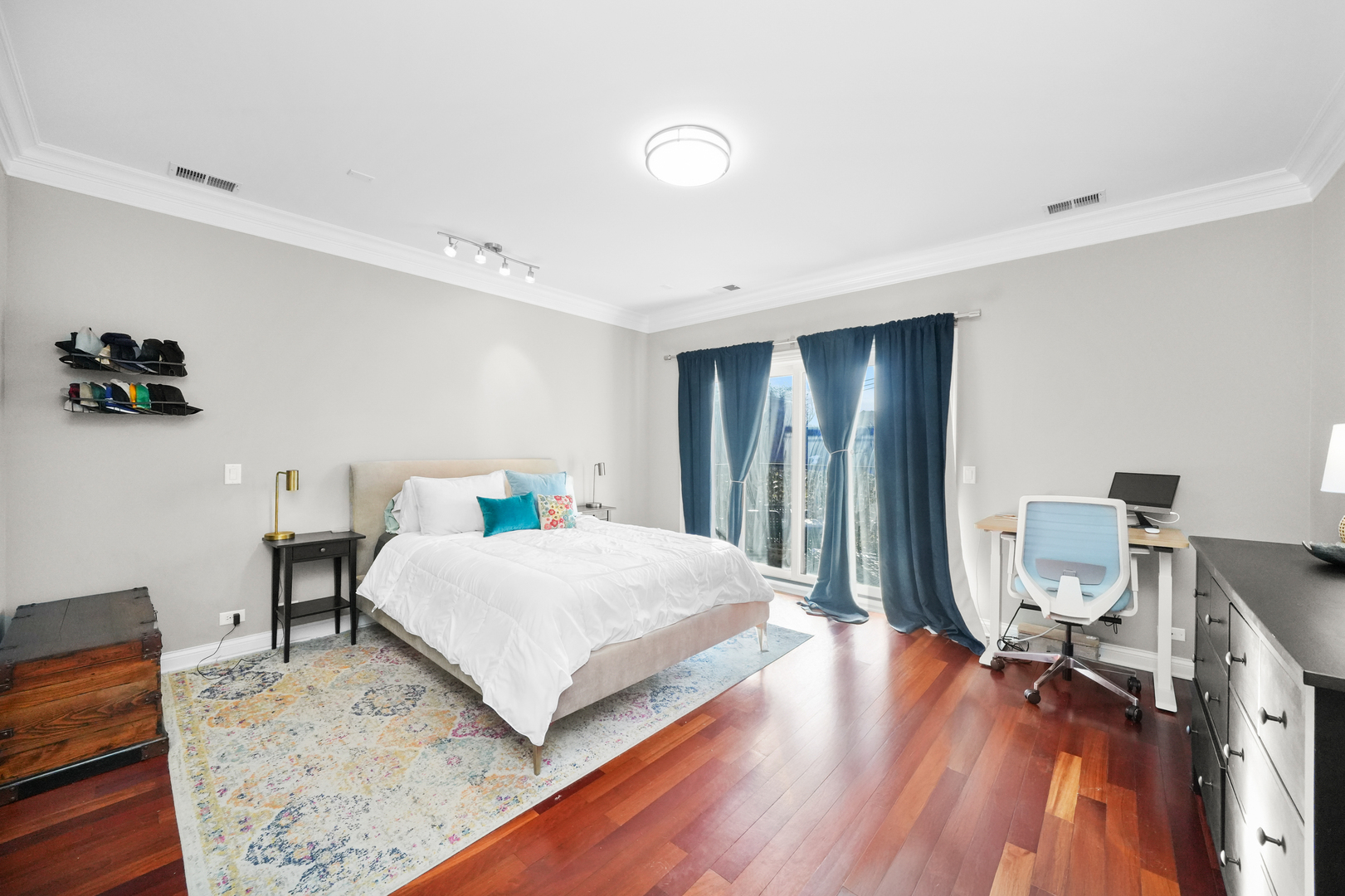 3806 N ASHLAND Avenue Unit: 2S