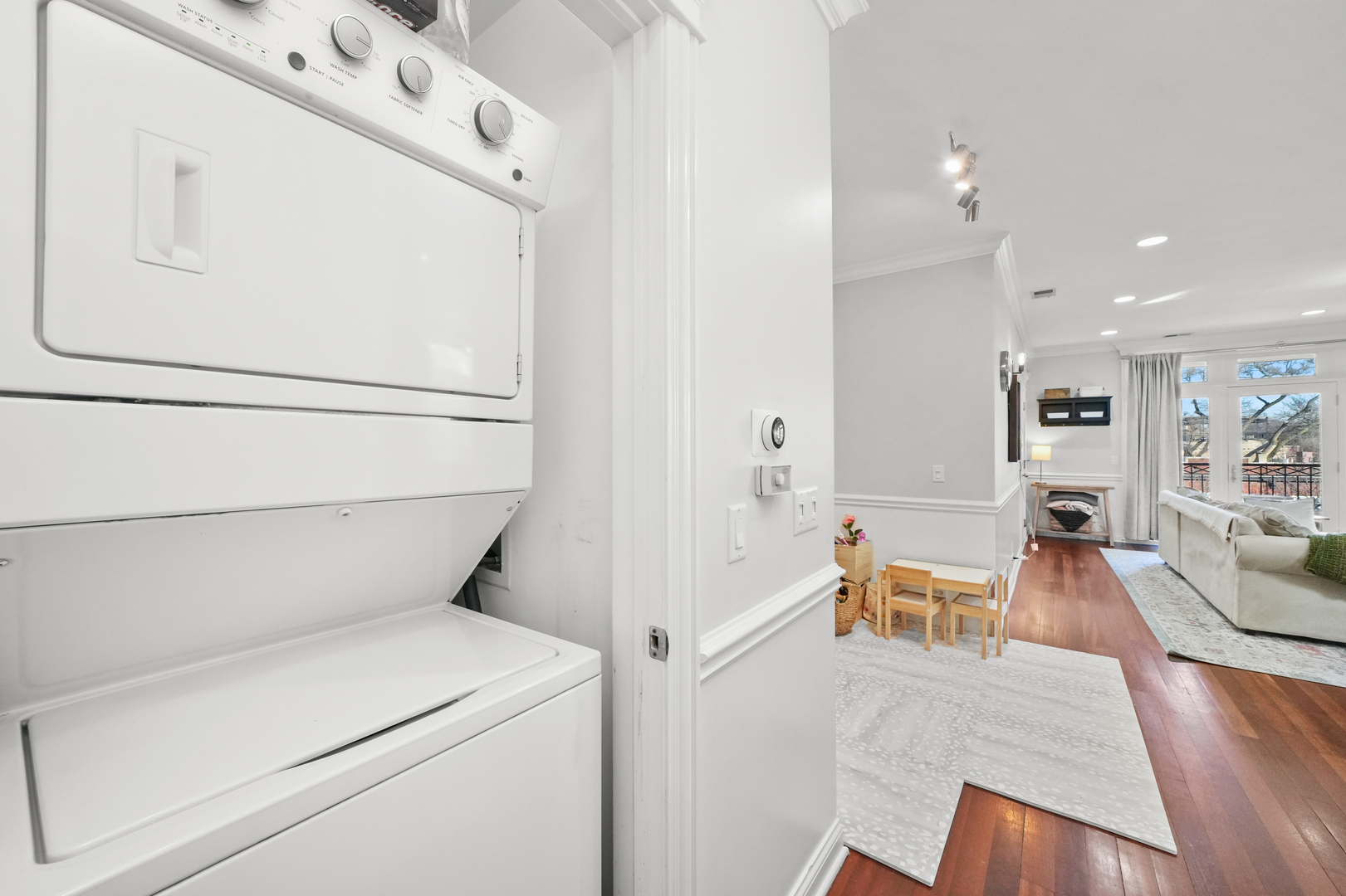 3806 N ASHLAND Avenue Unit: 2S