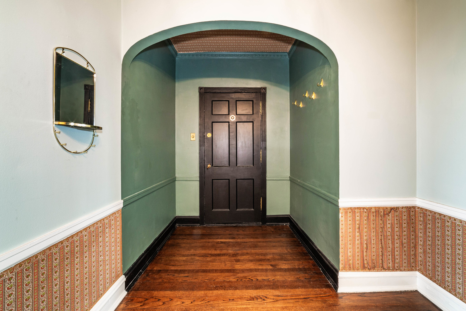 4300 N Marine Drive Unit: 706