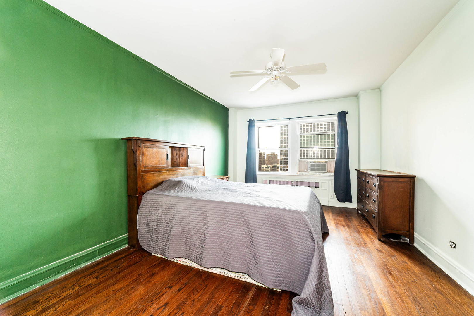 4300 N Marine Drive Unit: 706