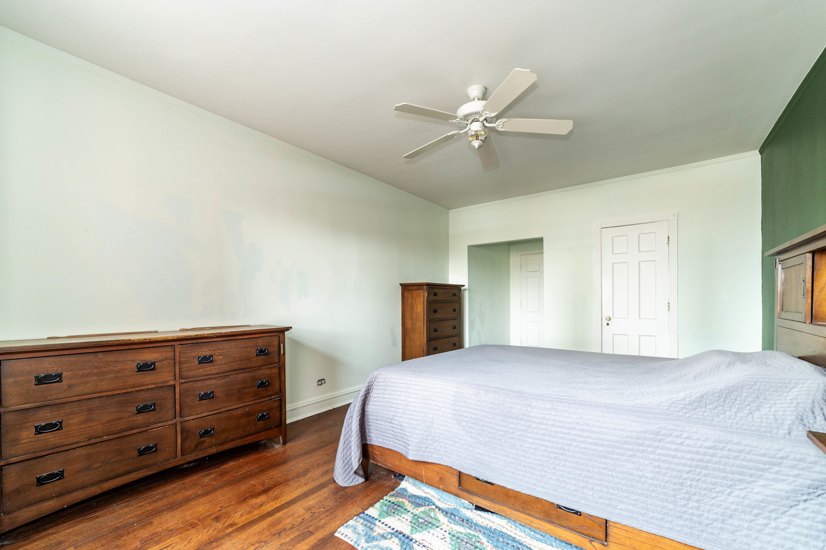 4300 N Marine Drive Unit: 706