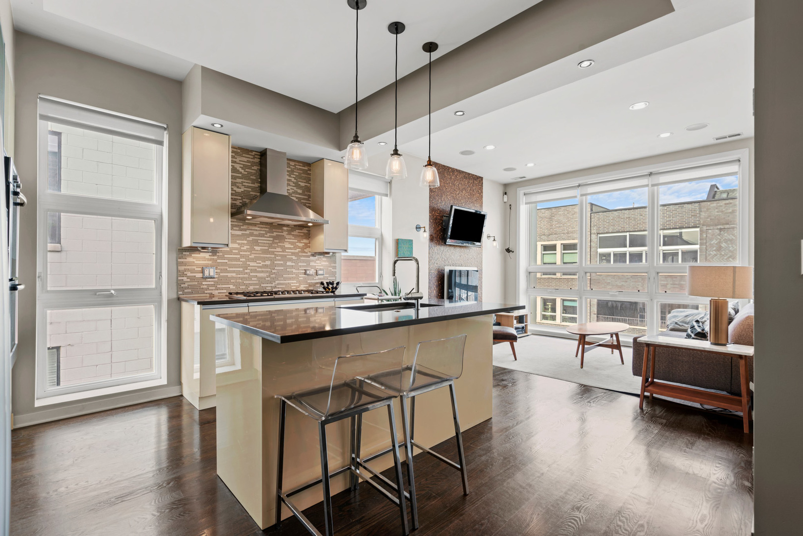 1747 W North Avenue Unit: 3