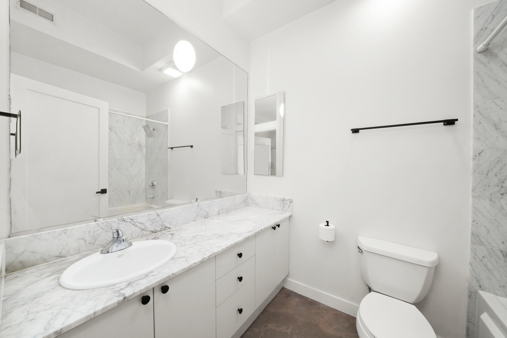 949 W Madison Street Unit: 207